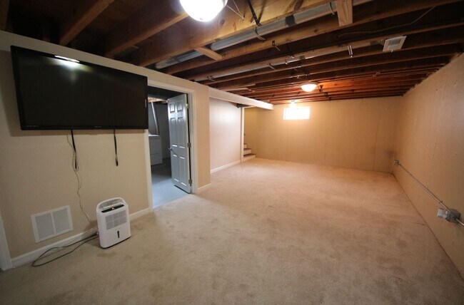 Building Photo - 4317 Sunshine Dr