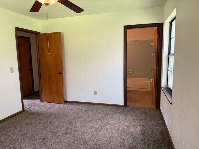 Building Photo - 16326 NW 118th Pl