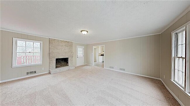 Building Photo - 4046 Central Dr