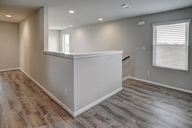 Building Photo - 210 Cold Spg Lp