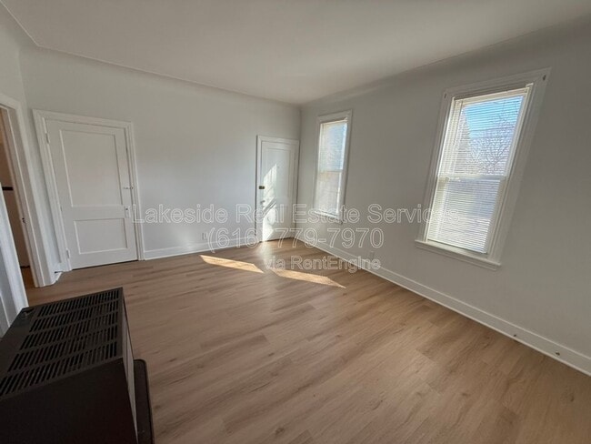 Building Photo - 1101 Dayton St SW