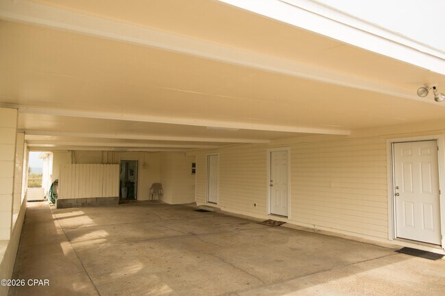 Building Photo - 13307 Oleander Dr