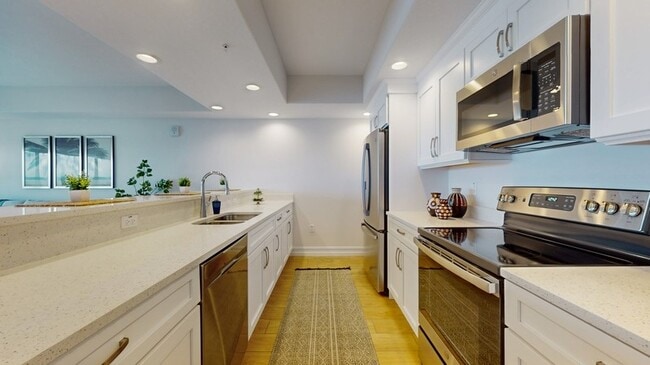 Building Photo - 1805 Riverside Dr