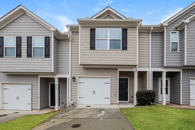 Building Photo - 1010 Highwood Ln