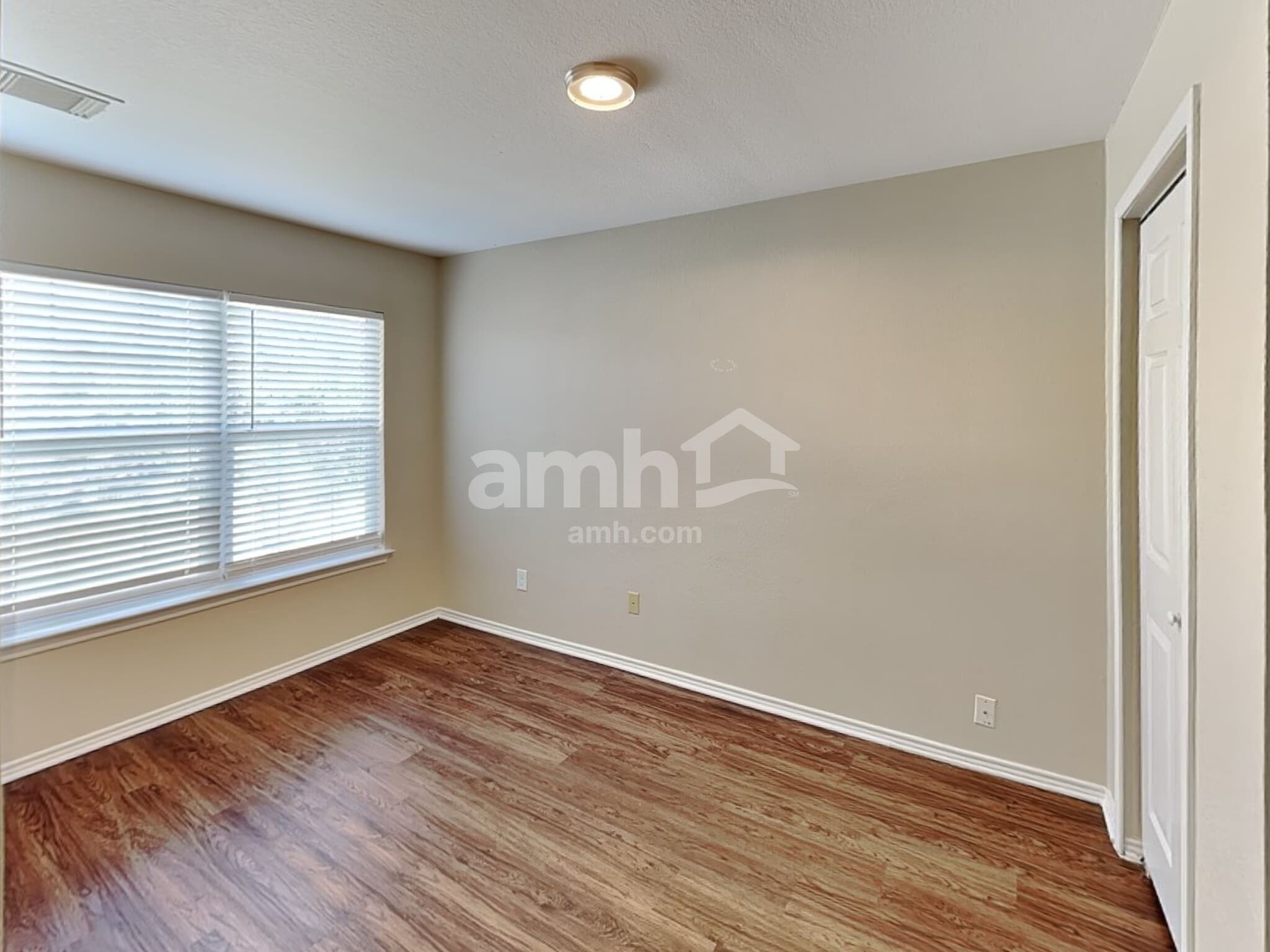 Building Photo - 11004 Monahan Park