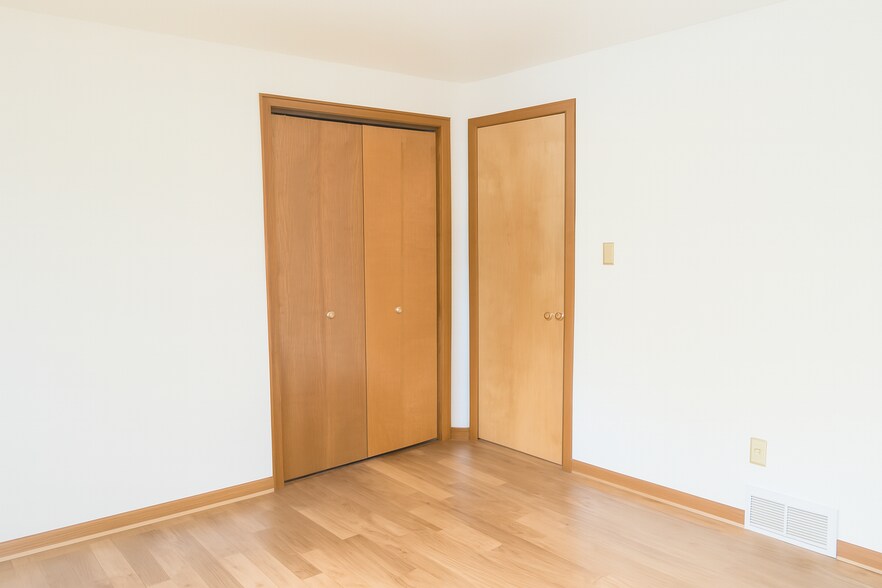 Building Photo - 2169 Violet Cir