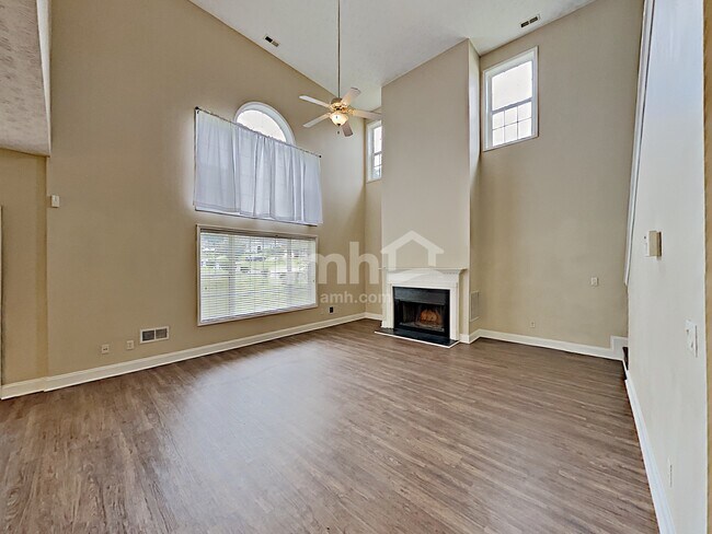 Building Photo - 2257 Caneridge Trail SW