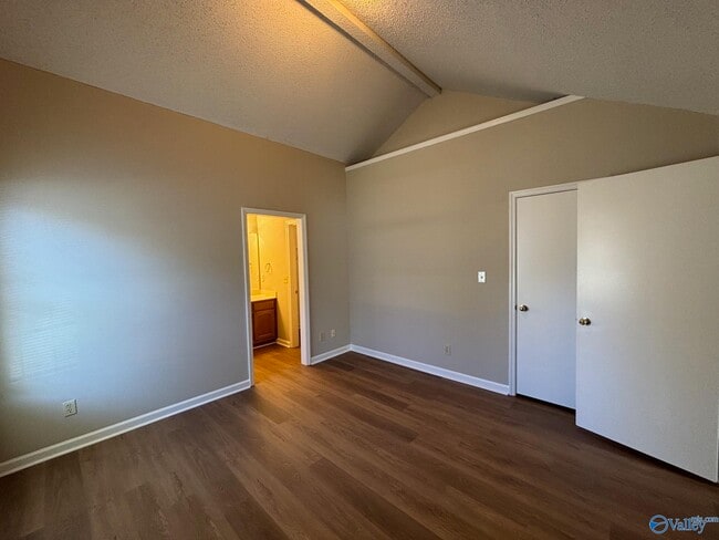 Building Photo - 2536 Clovis Rd SW