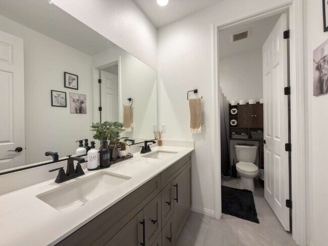 Building Photo - Spacious 4-Bed, 3-Bath Retreat on Malalenca Road in the Harvest Subdivision!