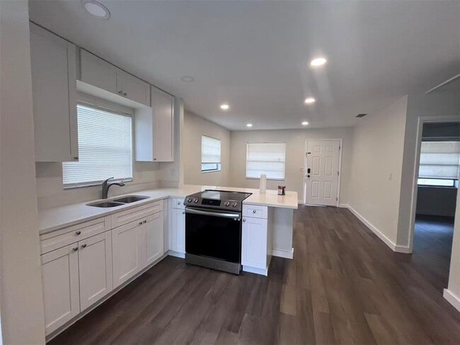 Building Photo - 1016 9th Ave NW