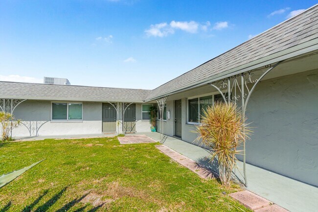 Building Photo - Apartment for rent