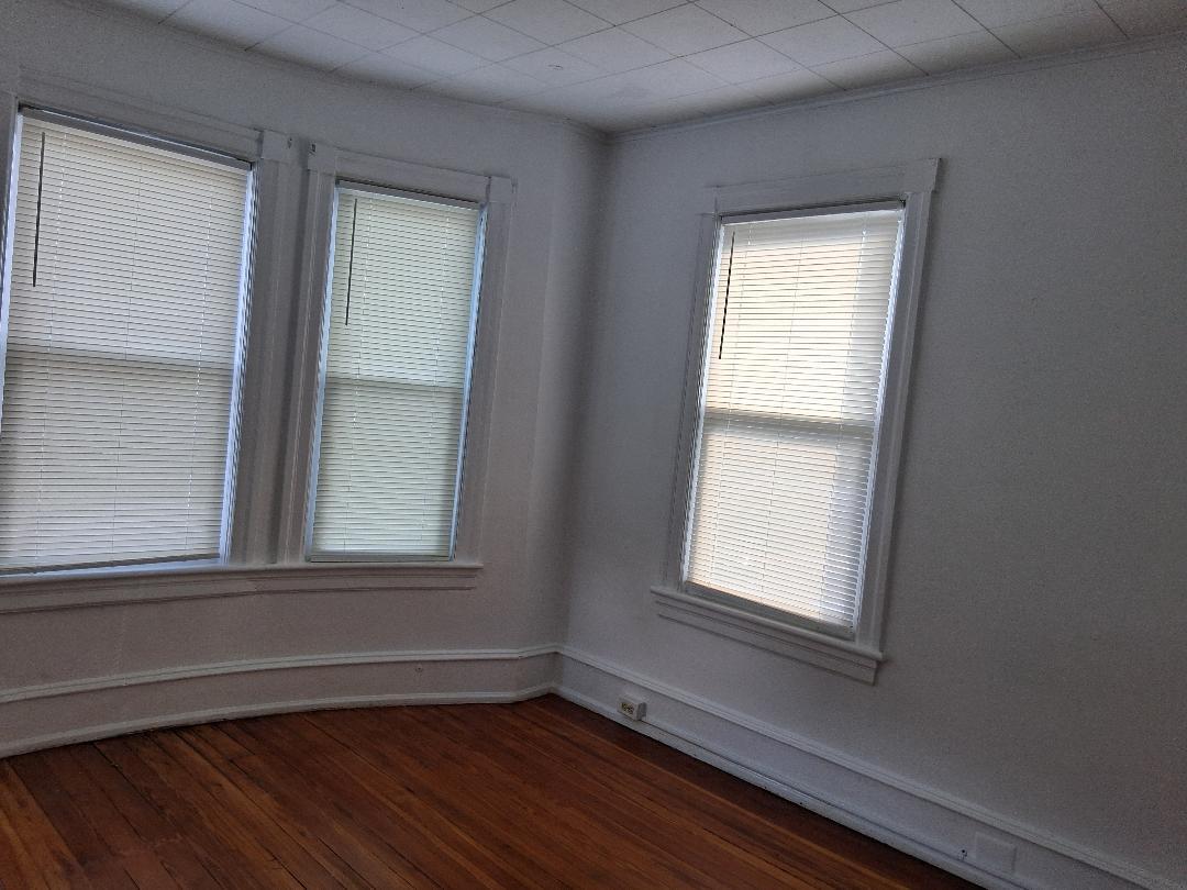 Building Photo - 17 W Madison Ave