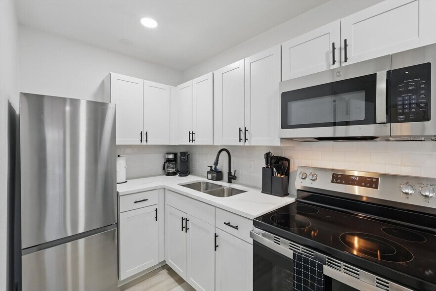 Building Photo - 2336 Minnie St