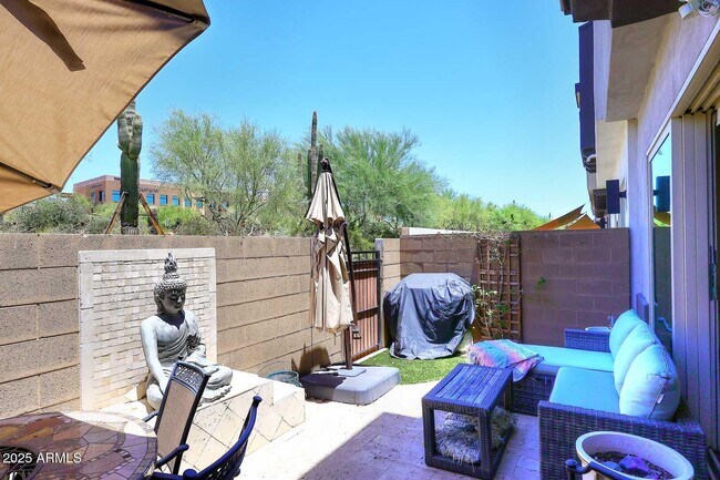 Building Photo - 7320 E Vista Bonita Dr