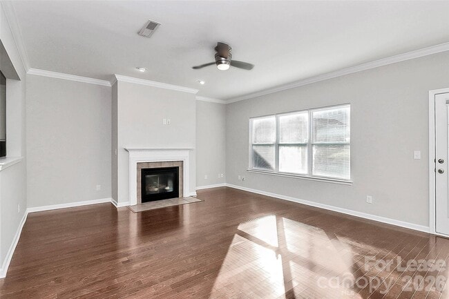 Building Photo - 8116 Dumphries Dr