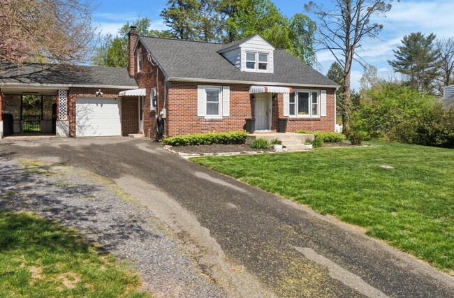 Building Photo - 134 E 7 Stars Rd