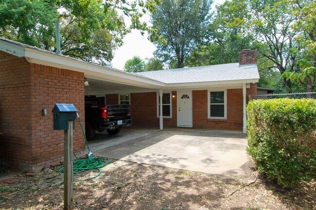 Building Photo - 5712 Fairlane Dr