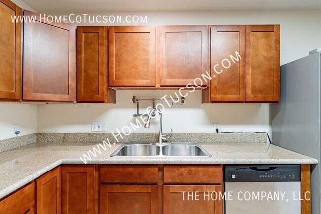 Building Photo - 3949 E 2nd St