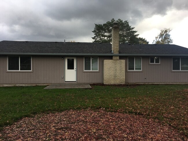 Building Photo - 4 bedroom 2 bath home on quiet street in Hillsboro near Intel