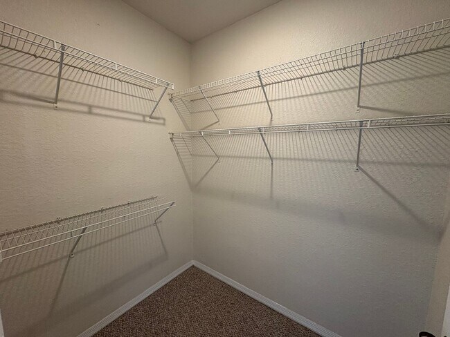 Building Photo - 8013 Hemingway Cir