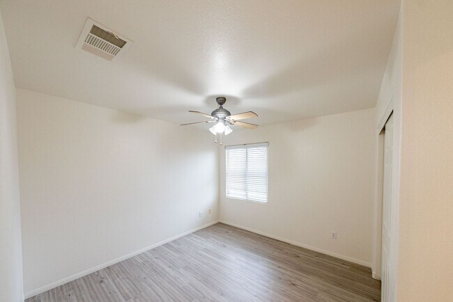 Building Photo - 8333 Oasis Bloom St