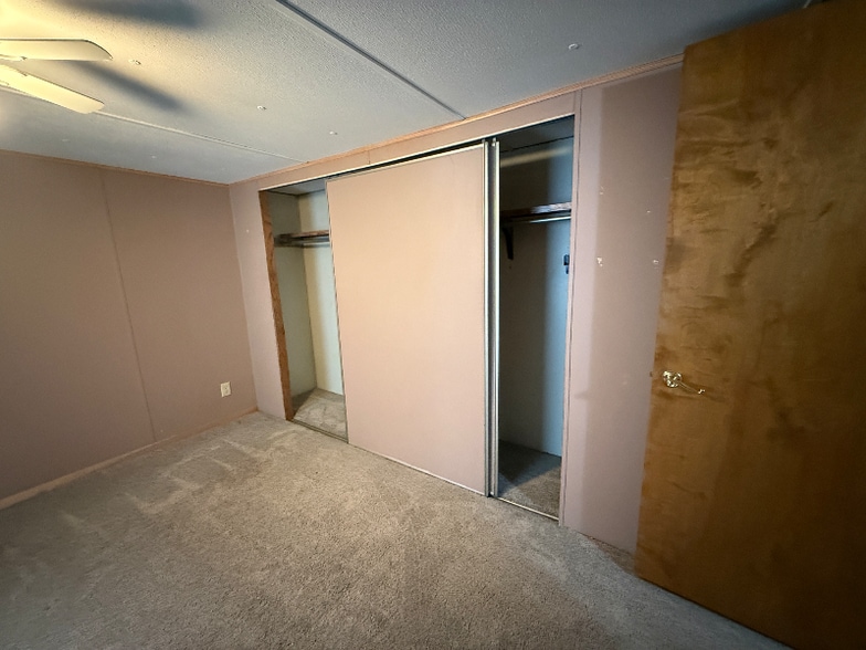 Building Photo - 10530 E Sidney Rd