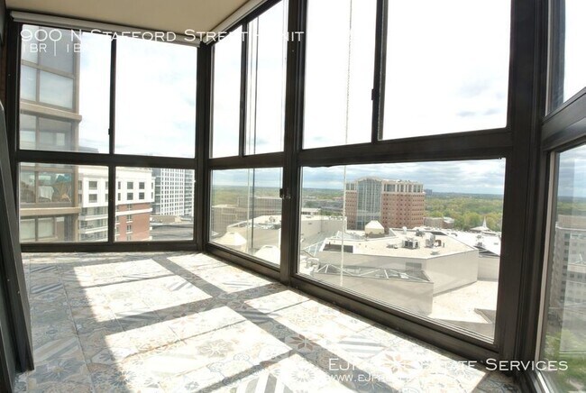 Building Photo - 900 N Stafford St