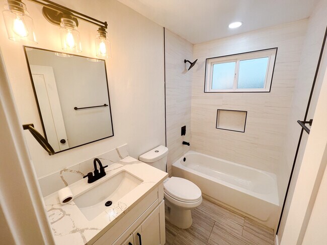 Building Photo - 3572 Nile St