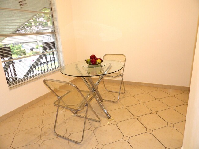 Building Photo - 13283 Pineapple Palm Ct