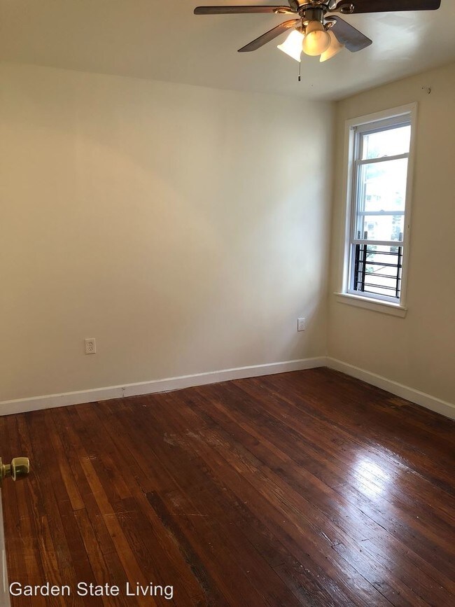 Building Photo - 64 Cedar Ave