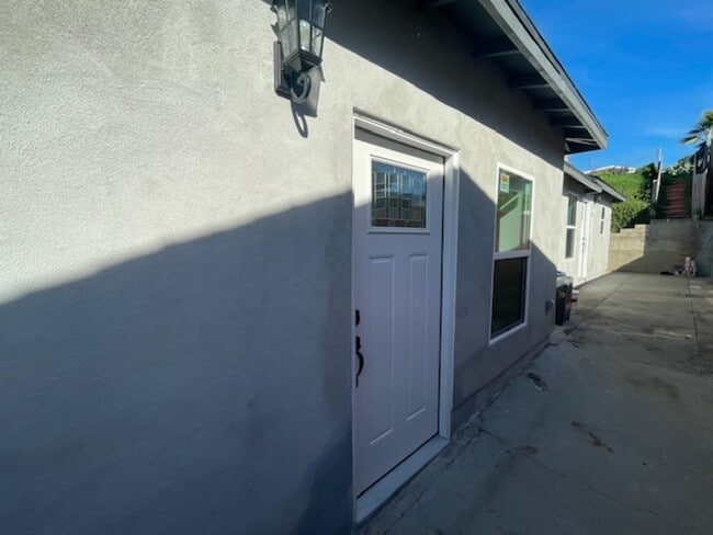 Building Photo - 2145 Calle Serena