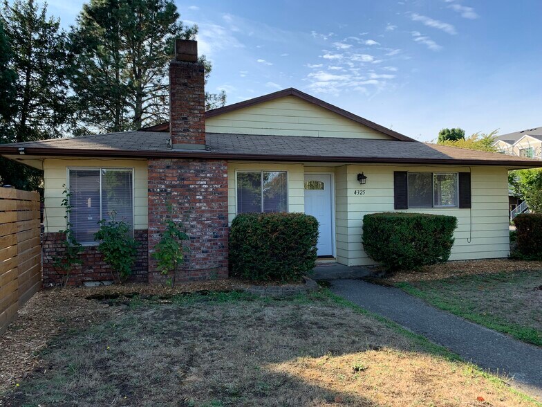 Building Photo - 4325 NE 130th Pl