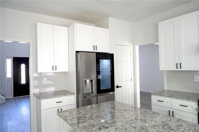 Building Photo - 6440 Barwick Ln