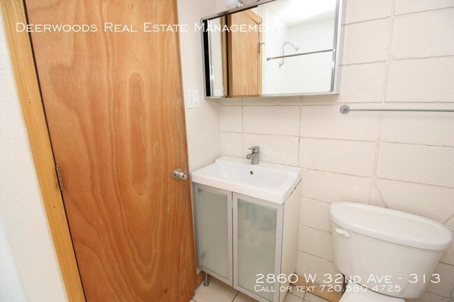 Building Photo - 2860 W 32nd Ave