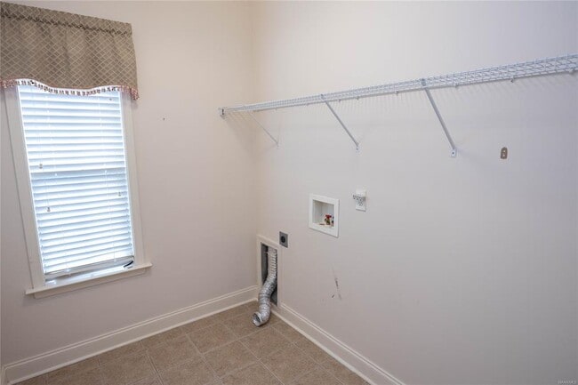 Building Photo - 106 Sweet Meadow Ct