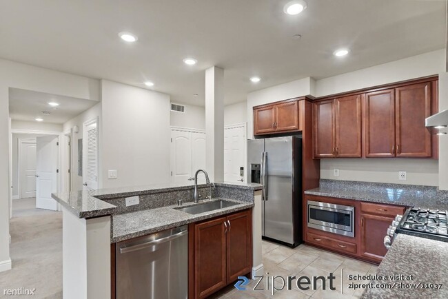 Building Photo - 2 br, 2 bath Condo - 1368 El Camino Real, ...