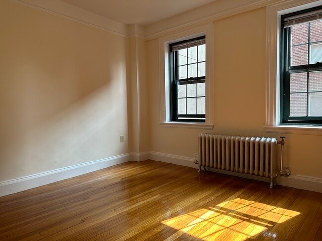 Building Photo - 124 Bowdoin St