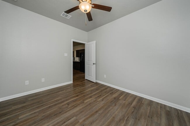 Building Photo - Where Style Meets Comfort: Elevate Your Living Experience