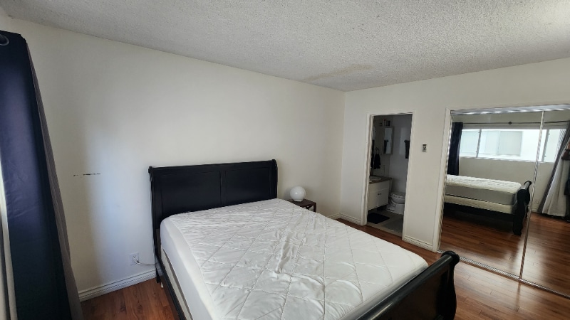 Building Photo - 310 S Almont Dr