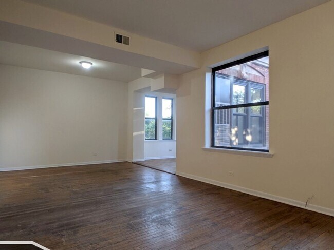 Building Photo - 2323 N Kedzie Blvd