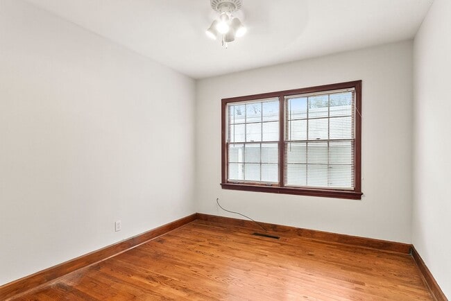 Building Photo - Cute 3 Bed 1 Bath House! Available Now! Call to Schedule a Tour!