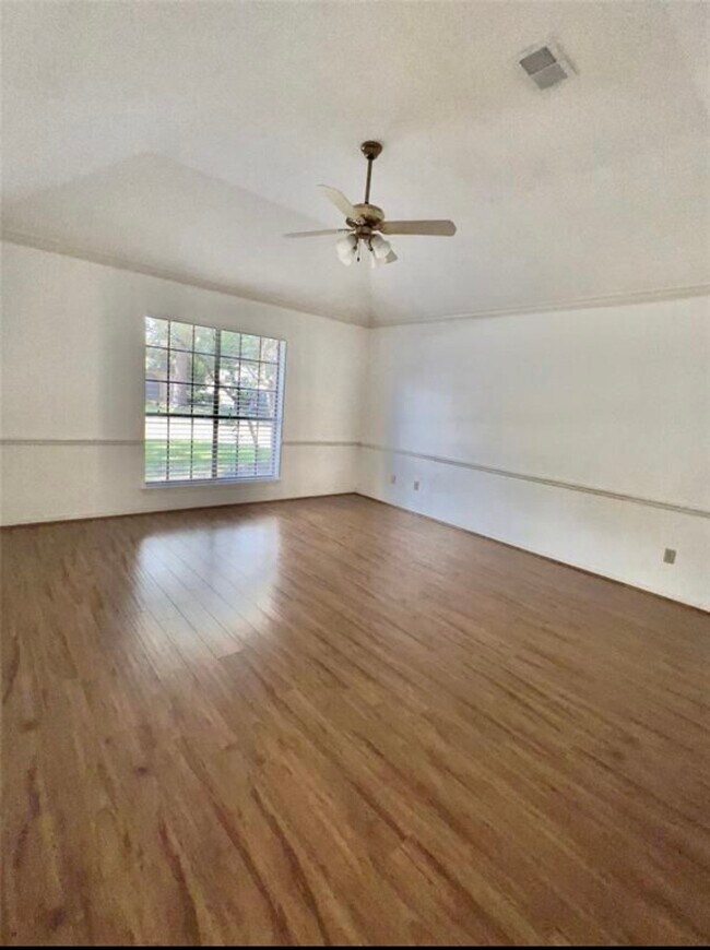 Building Photo - 22527 Wildwood Grove Dr