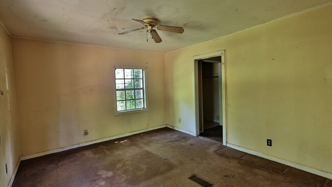 Building Photo - 127 Barbara Ave