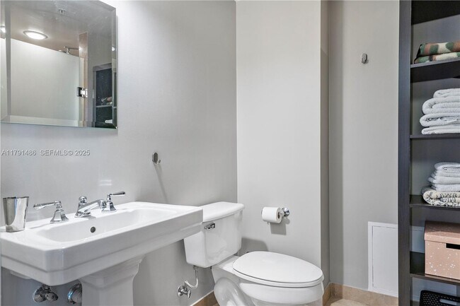 Building Photo - 1500 Ocean Dr