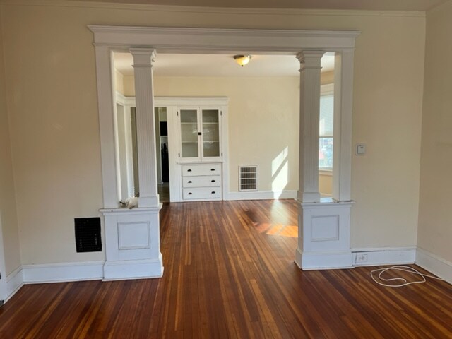 Building Photo - 26-28-28 King St