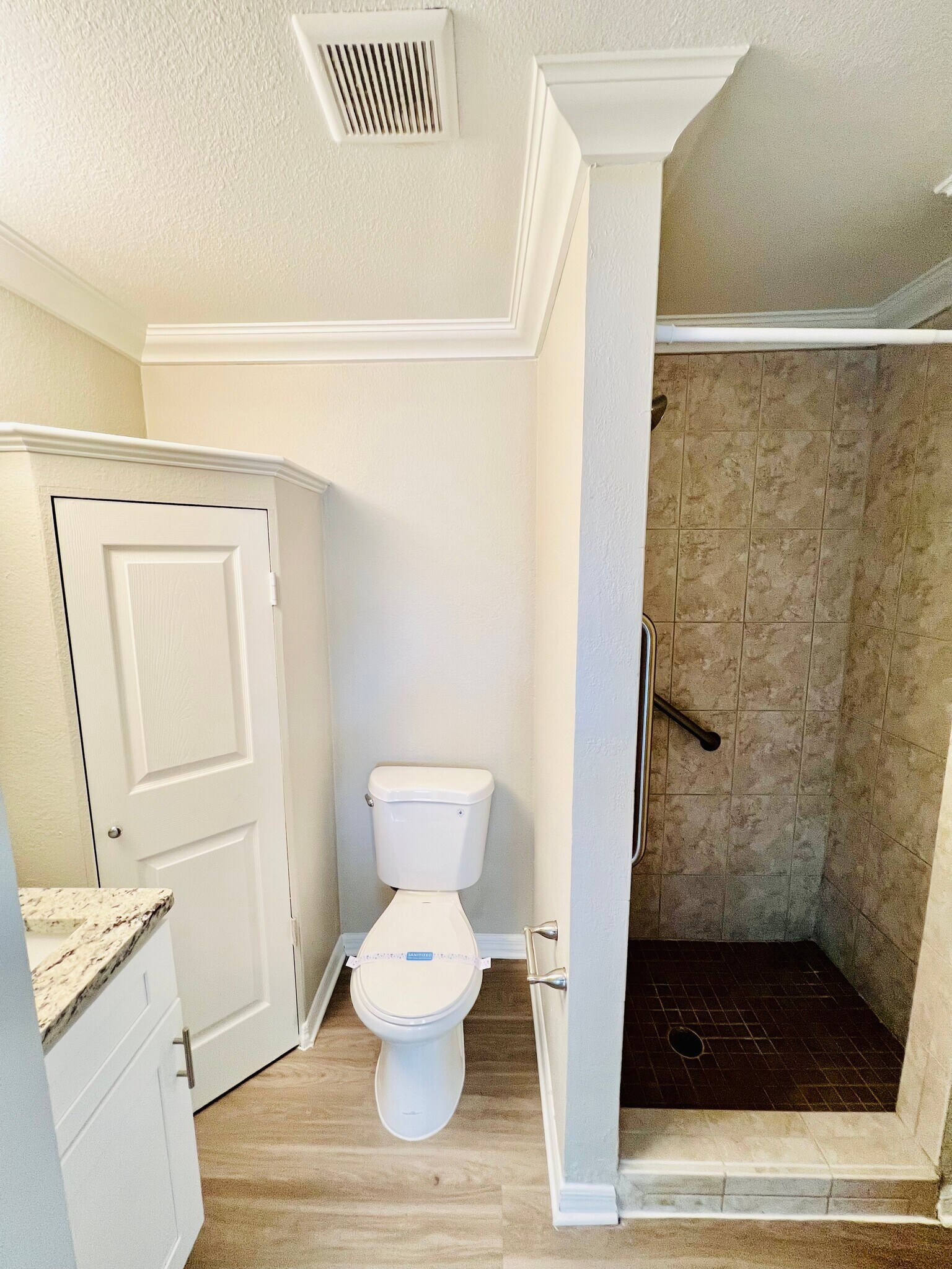 Building Photo - 3 Bed/2 Bath - Unit 29