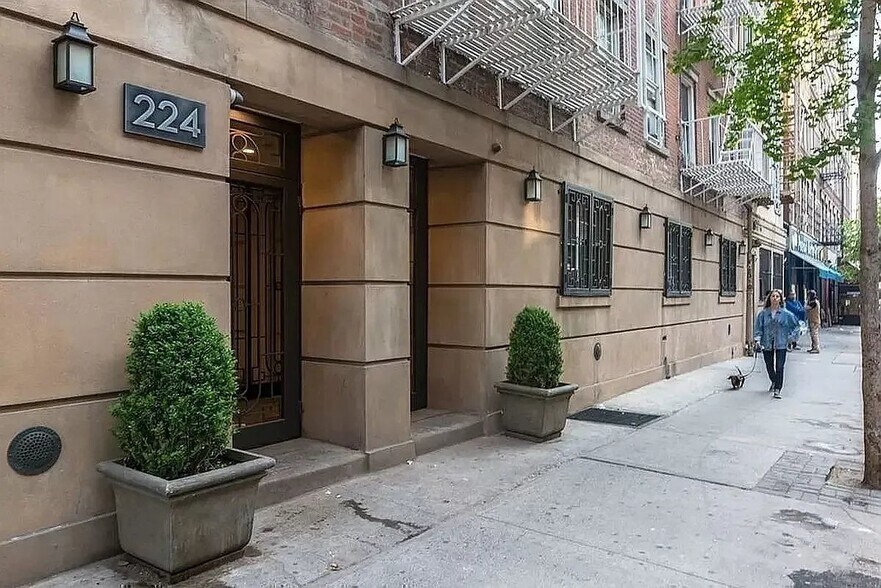 Building Photo - 224 Sullivan St