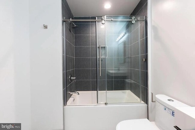 Building Photo - 2055 Tasker St