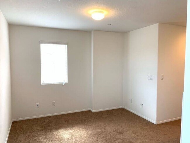 Building Photo - 7752 Broadloom Ct