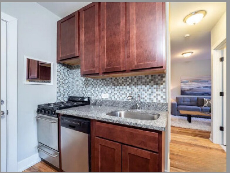 Building Photo - 2909 N Mildred Ave